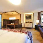 Alpinlounge Raetia * 이스크글