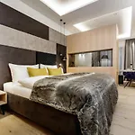Alpinlounge Raetia Apartman