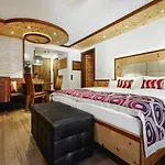 Alpinlounge Raetia Ισγκλ