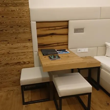 Alpinlounge Rätia Apartment *